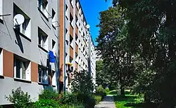 Wnętrze osiedla, blok przy ul. Lentza 6