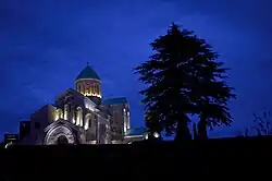 Podświetlenie zrekonstruowanej katedry nocą