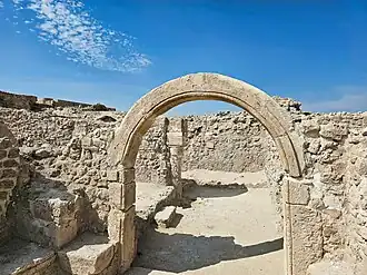 Brama prowadząca do fortu (2023)