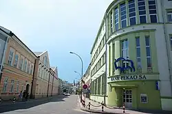 Widok na ulicę Kościuszki. Po lewej budynek sądu, po prawej budynek banku przy ul. Tadeusza Kościuszki 4