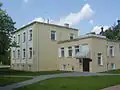 Budynek z lat 30. XX w. (przebudowany)