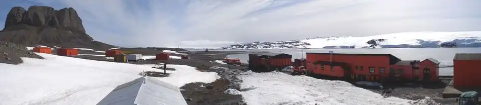 Panorama stacji Carlini