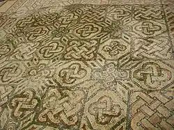 Mozaika z motywami geometrycznymi