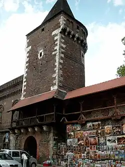 Baszta Stolarzy z gankiem, udostępnianym turystom