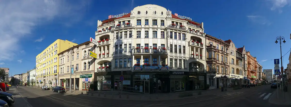 Panorama ulicy Gdańskiej z kamienicą nr 27