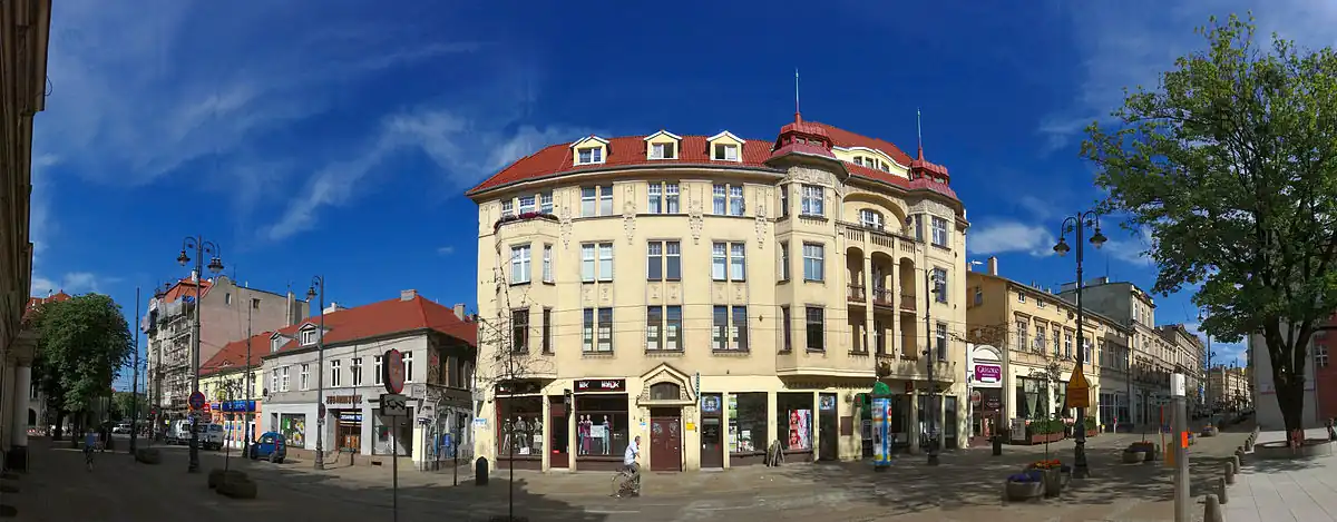Panorama ulicy Gdańskiej z kamienicą nr 5
