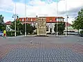 Rynek z pomnikiem poległych