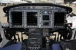 Kokpit śmigłowca Bell 429.