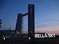 Bella Sky nocą