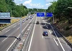 A115 w berlińskiej dzielnicy Nikolassee. Widok na węzeł Spanische Allee w kierunku północnym (2010)