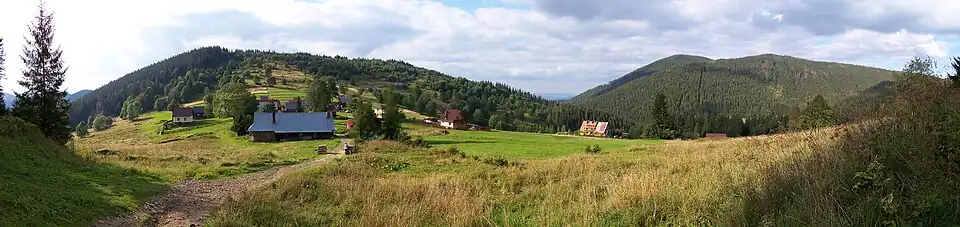 Panorama z osiedla Młada Hora na Kiczorkę, Muńczoł i Kotarz