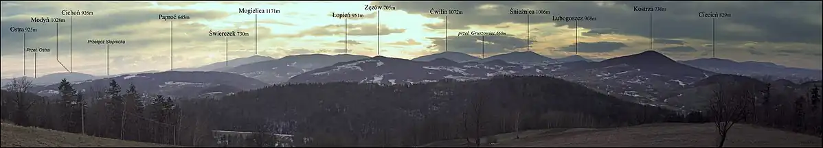 Widok na Kostrzę z Pasierbieckiej Góry