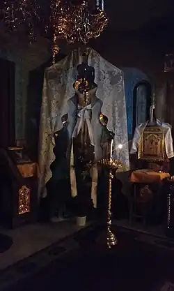 Wnętrze świątyni – Golgota i XIX-wieczna rosyjska ikona Matki Bożej