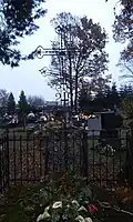 Jeden z żeliwnych krzyży nagrobnych z II poł. XIX w./pocz. XX w.