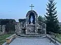 Grota maryjna przy kościele