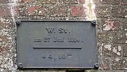 Znak wysokiej wody z 1884 na śluzie w Białej Górze, w rozwidleniu Wisły i Nogatu