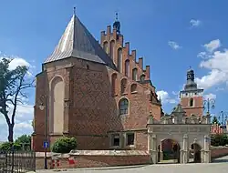 Elewacja wschodnia z bramą