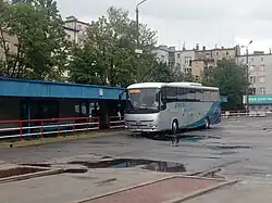 Autobus Komunikacji Beskidzkiej na dworcu autobusowym
