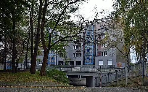 os. Centrum E 3Blok mieszkalnyproj. Romuald Loegler (1985)