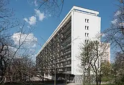 Budynek przy ul. Promyka 5 od południa, Mister Warszawy 1969