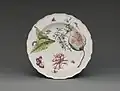 Talerz „botaniczny”. Miękka porcelana z Chelsea, ok. 1755. Metropolitan Museum of Art