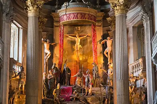 Ołtarz główny bazyliki (2014)