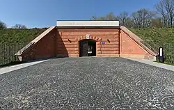 Brama Nowomiejska Cytadeli Warszawskiej, wejście do Muzeum Katyńskiego