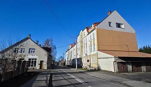 Po prawej budynek nr 4–6–8