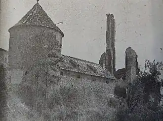 Baszta, 1948, w tle ruiny katedry