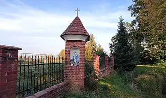 Ogrodzenie klasztoru z kapliczką NMP