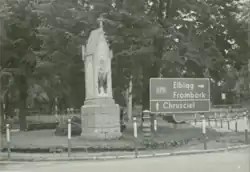 Kapliczka na skrzyżowaniu, 1981