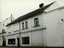 Budynek po remoncie elewacji, 1981