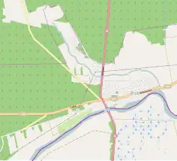 Mapa konturowa Broku, blisko prawej krawiędzi znajduje się punkt z opisem „Zamek biskupów płockich w Broku”
