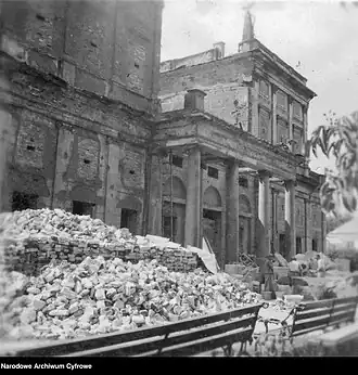 Fasada północna w czasie powojennej odbudowy (czerwiec 1948)