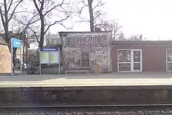 budynek na peronie przydworcowym w Wejherowie