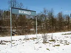 Na terenie Barkwedy znajduje się przystanek kolejowy Bukwałd