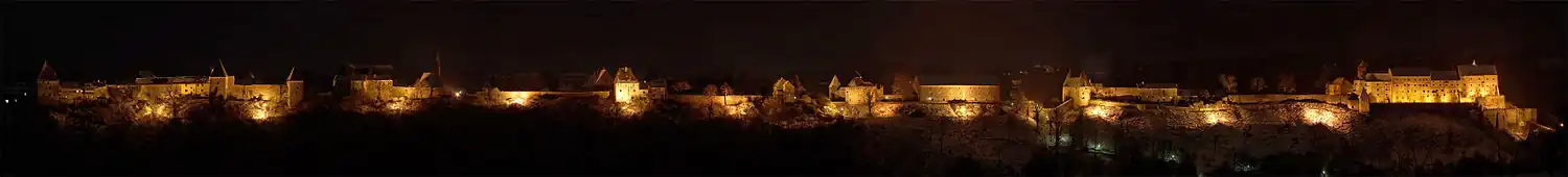 Panorama zamku nocą