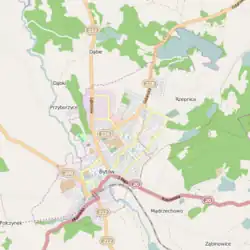 Mapa konturowa Bytowa, blisko centrum na dole znajduje się ikonka zamku z wieżą z opisem „Zamek”