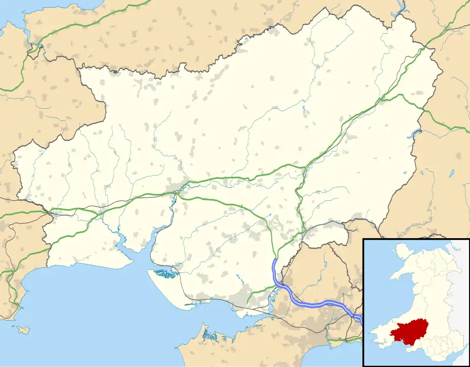 Mapa konturowa Carmarthenshire, na dole znajduje się punkt z opisem „Parc y Scarlets”
