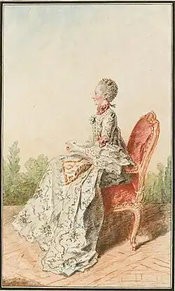 Portret ukazuje całą sylwetkę pisarki z profilu. Kobieta z upiętymi kunsztownie włosami, ubrana w suknię z falbankami, siedzi wyprostowana w wyściełanym fotelu w stylu rokokowym. Uśmiecha się lekko.