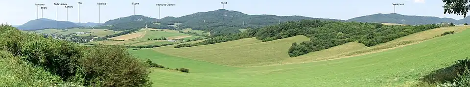 Południowa część Sulowskich Wierchów. Widok z drogi nr 517