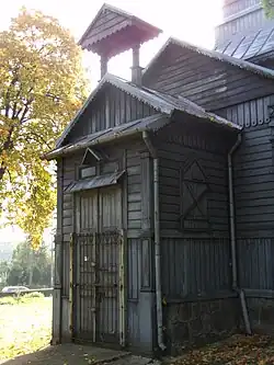 Przedsionekz dzwonnicą