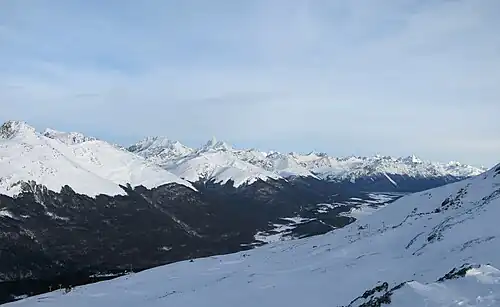 Stok, w tle dolina i góry