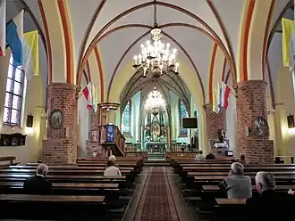 Wnętrze z ołtarzem