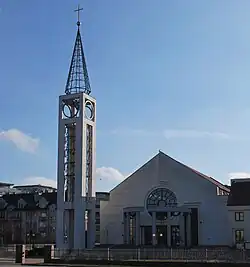 Kościół Zesłania Ducha Świętego (1997)Kraków ul. Rostworowskiego 13