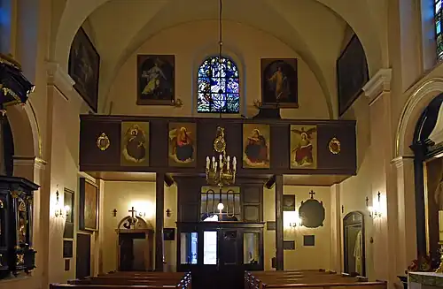 Wnętrze kościoła-chór