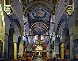 Wnętrze kościoła, nawa główna.