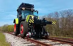 Ciągnik szynowo-drogowy (produkt PIT Industry)