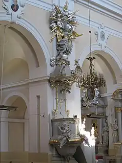 Wnętrze kościoła - Ambona  ok. 1750