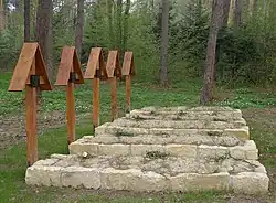 Katera główna, groby pojedyncze